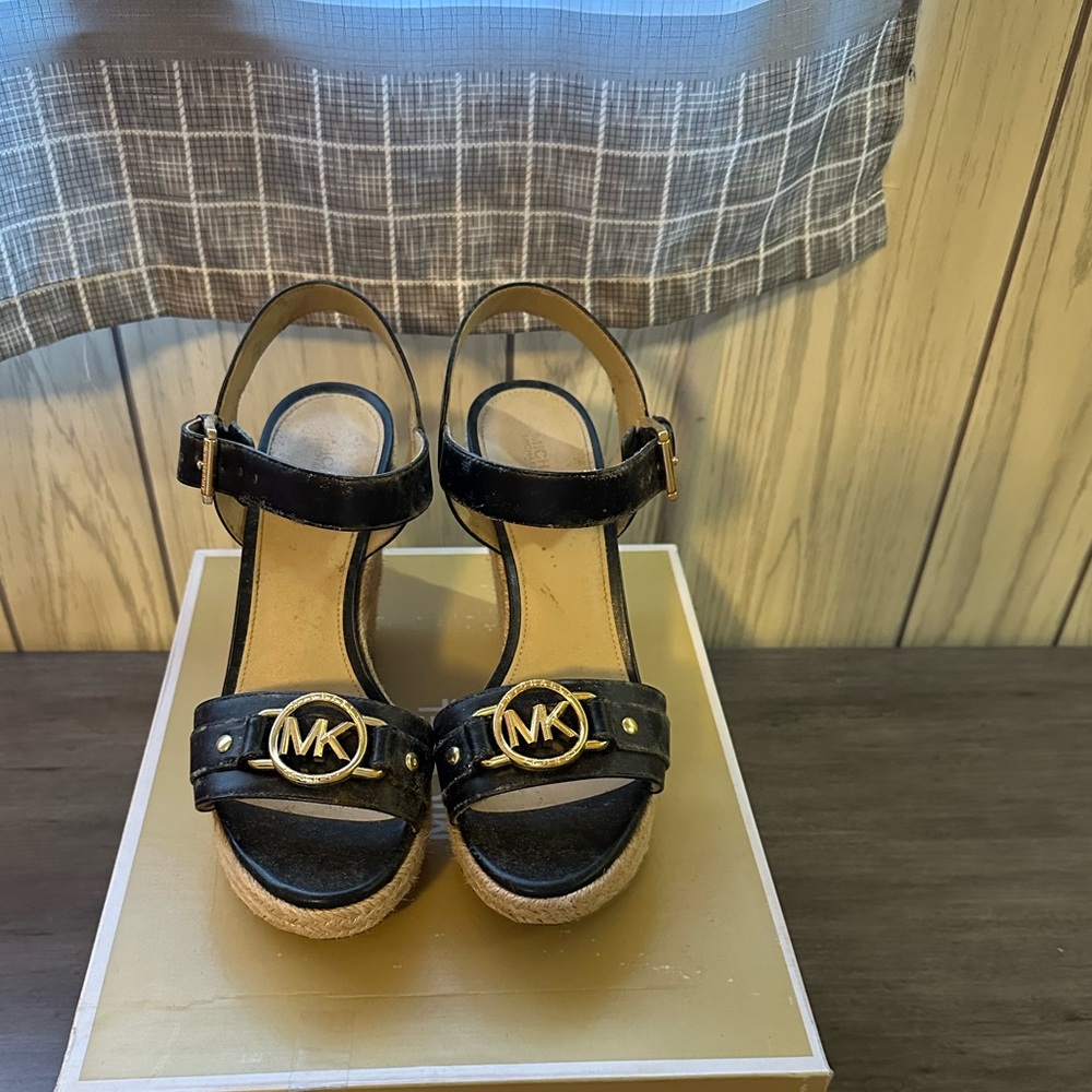 Michael Kors Rory Wedge in Black